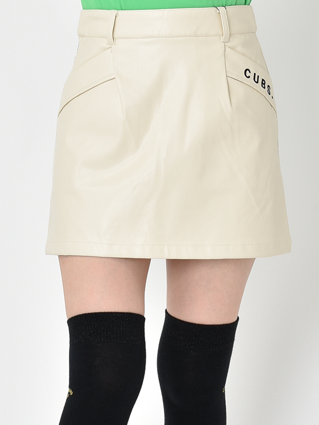 【テーラーメイド】【adidas】ゴルフウェア　スカート　デカロゴ　　サイズＳ