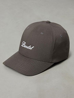 バンデル　25年春夏新作　COOL&DRY筆記体ロゴキャップ　BG-46CDCCP