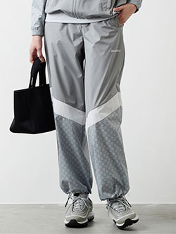 バンデル　25年秋冬新作　総柄切り替えドロストウィンドパンツ　BGS-W5ASDWP
