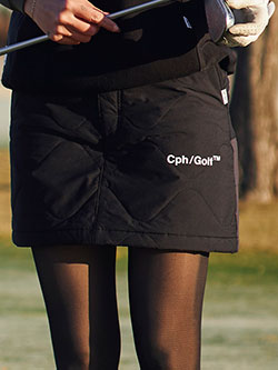 キャプテンズヘルムゴルフ　25年秋冬新作　中綿キルトスカート　CHG25-AW-SK02