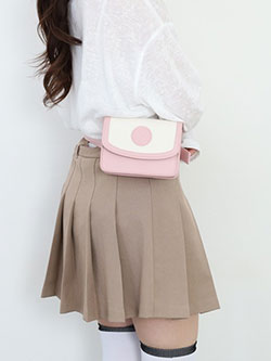 セシルマクビーグリーン　26年春夏新作　エンブレムスコープケース　CGS26026BG